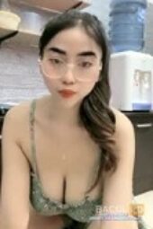 IRT muda di dapur Live demi biaya hidup